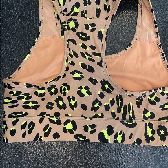 Fabletics Womens On The Go Sports Bra Multicolor Desert Leopard Medium Tan Green - Picture 3 of 5